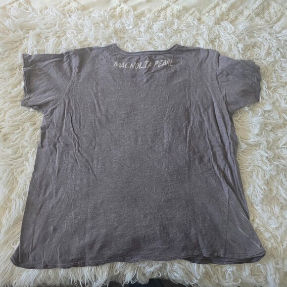 Magnolia Pearl "Heal Our Earth" tee - Picture 3 of 6